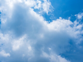 5月の午後　印象的な青空と雲11