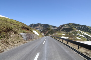 高原を走る志賀草津道路（国道292号）からの風景。