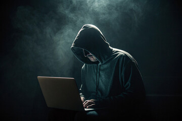 サイバー犯罪のハッカーのイメージ。オンライン詐欺。ネトウヨ。詐欺。闇バイト。