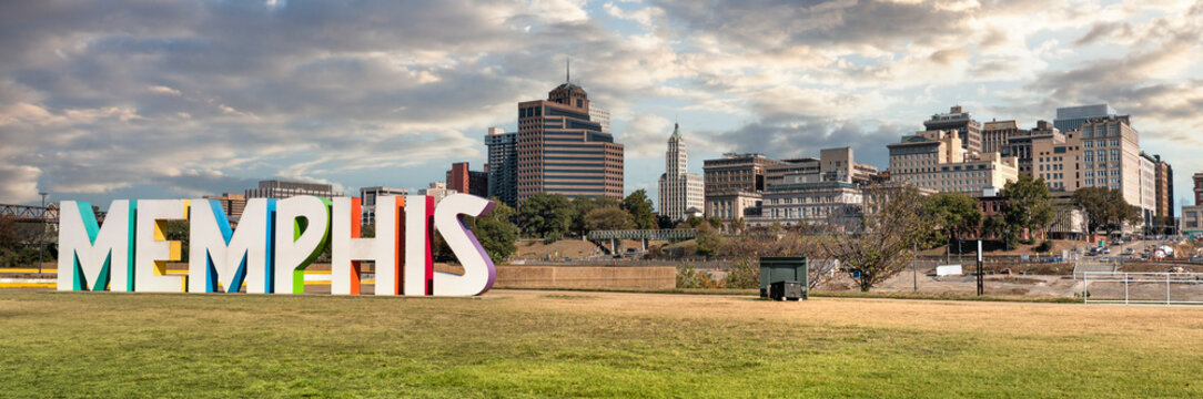 Memphis Tennessee sign downtown city skyline panorama