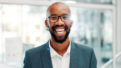 Obraz premium Office, black man and accountant in portrait with smile, confidence and about us for finance agency. Business, male person and financial advisor with happiness for investment, project growth or laugh