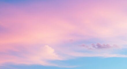 Fototapeta premium Serene pastel sky at dusk with soft clouds, evoking calmness and tranquility