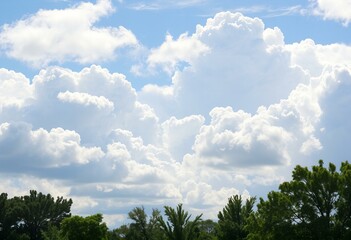 Obraz premium Stunning Puffy clouds in a sunny sky