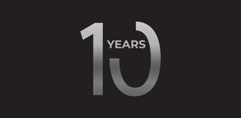 Fototapeta premium Silver gradient number 10, anniversary years on black evokes prestige, maturity, success. Silver numeric branding for 10-year celebration, marketing visuals, business identity. Vector illustration.