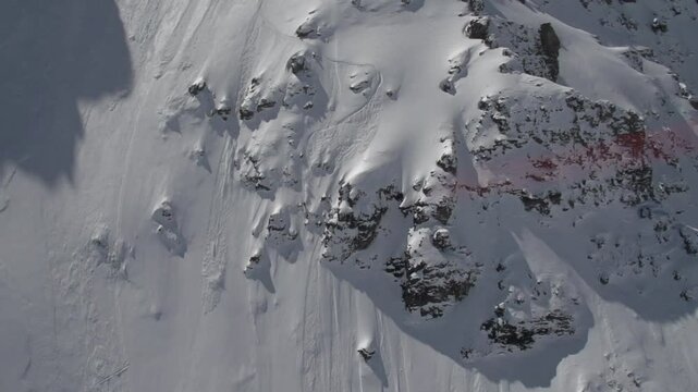 Ski Freeride film&eacute; depuis un h&eacute;licopt&egrave;re