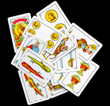 Classic Spanish Playing Cards: Traditional Game Cards