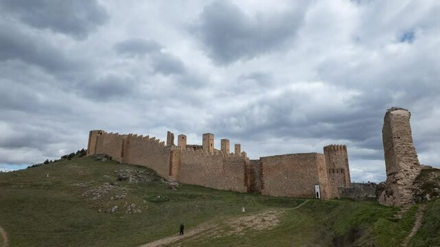 Timelapse showcasing the imposing Castillo de Molina de Aragon