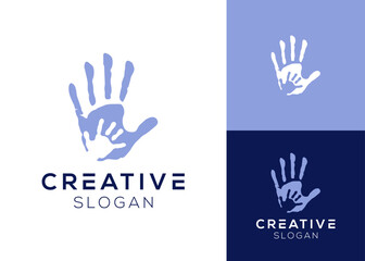 Obraz premium Mother and child palm logo. Mother and child palm with muddy style logo design for children education