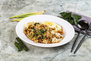 Rice with minced meat and basil
