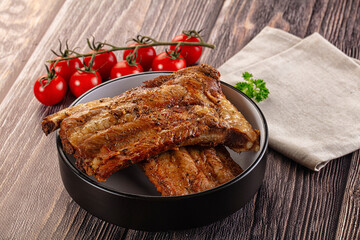 Steamed pork ribs with spices