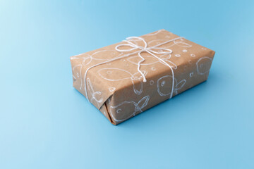 Minimalist stamping design showing fish made with painted cardboard tubes on kraft paper, great for eco content creators, art educators, sustainable branding visuals, and DIY packaging