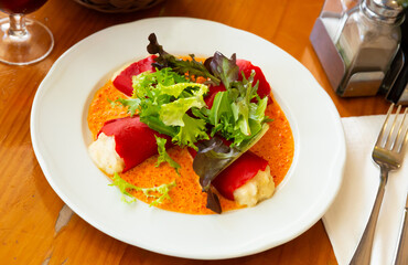 Stuffed piquillo peppers with cod
