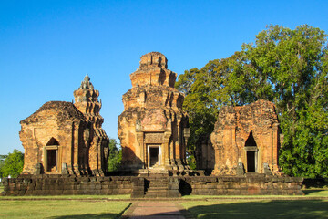 Fototapeta premium Historical Park in Thailand ancient wat, old capital of&nbsp;Siam kingdom. UNESCO World Heritage Site thai buddhist temple and stupa in Southeast Asia, Si Satchanalai, Ayutthaya, Sukhothai like Angkor Wat