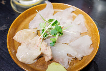 カワハギのお刺身、肝（肝臓）和え。
矢向駅前の立ち呑み居酒屋で晩ごはんを食す
神奈川県横浜市-2024
