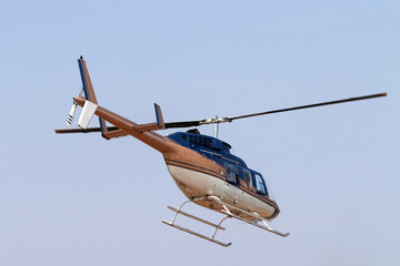 Touristenhelikopter für die Besichtigung der Victoria Falls in Zimbabwe