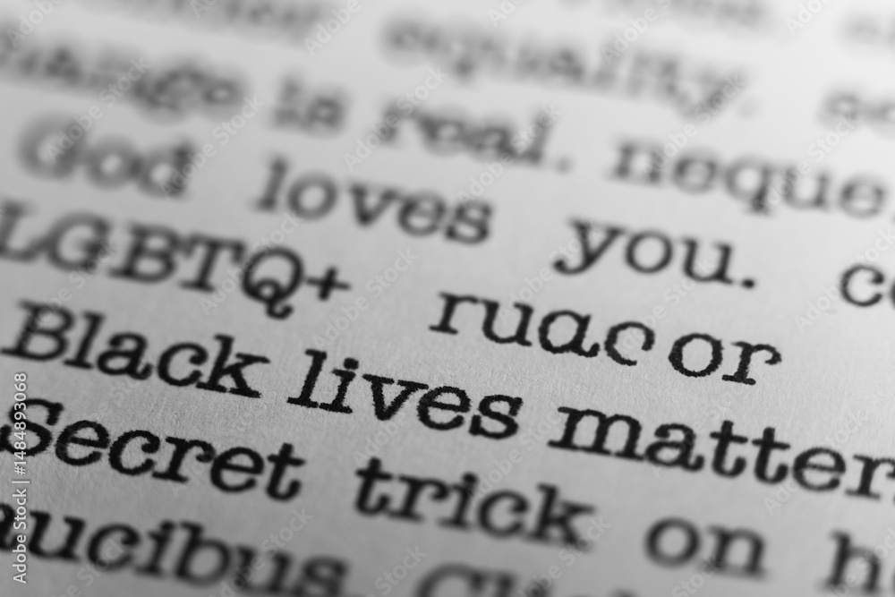 Fototapete black lives matter. text printed on a page. a piece of paper with a phrase written in retro typewrit