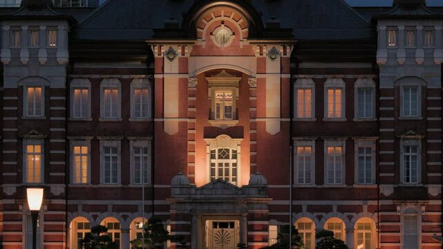 Night in Tokyo : Large Classical-Style Architecture is Lit Up at Dusk, Creating a Beautiful Historic Sight  |  Tokyo Station, Marunouchi, Tokyo, Japan