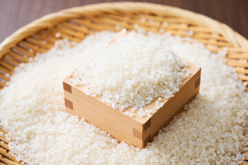 枡に盛った日本の生米