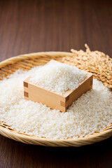 枡に盛った日本の生米