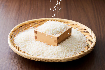 枡に盛った日本の生米