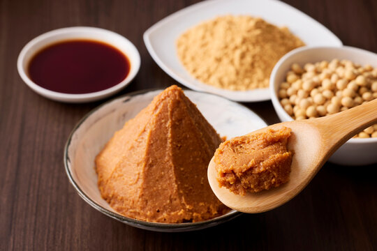 味噌や醤油などの大豆の発酵食品