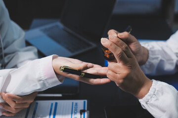 Obraz premium Team of professional doctors having meeting in office