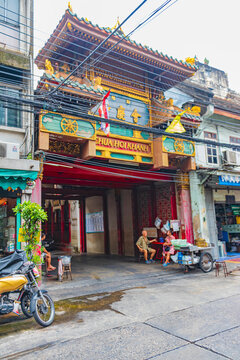 Colorful China Town Chua Hoikhanh temple entrance gate Bangkok Thailand.