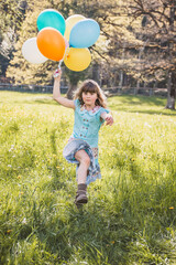 Mädchen mit Luftballons