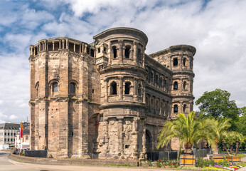 Obraz premium Summer cityscape of Trier, Rhineland-Palatinate, Moselle, Germany. Wide panoramic view of Porta Nigra town landmark