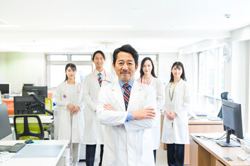 医療施設で働くスタッフ