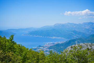 Obraz premium Kotor–Lovćen Cable Car – Thrilling Ride with Panoramic Views of the Bay of Kotor