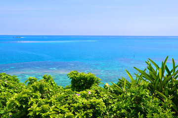 知念岬公園・展望台からの眺め（沖縄県・南城市）