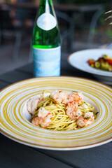 Linguine pasta with shrimp and garlic sauce