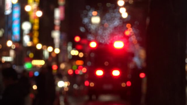 ぼかし映像 繁華街で活動する消防車 北海道