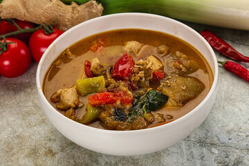 Thai curry with chicken and basil