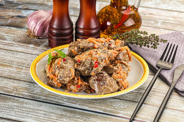 Chicken liver with cream and carrot