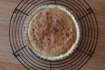 焼き上がったタルト。ブルーベリータルトを作る作り途中の工程。