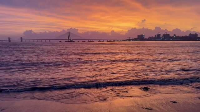 Stunning Sunset Over Bandra-Worli Sea Link, Mumbai &ndash; Scenic View of Arabian Sea and Skyline in Golden Hour