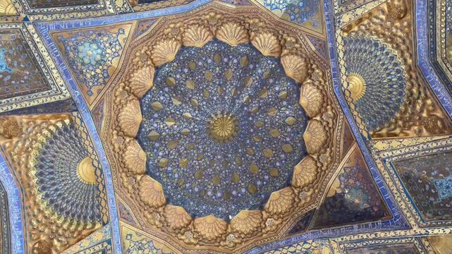 Inside view of the Gur-e-Amir (Guri Amir) in Samarkand, Uzbekistan. Interior of mausoleum of the Turco-Mongol conqueror Timur (Tamerlane) Samarkand, Uzbekistan