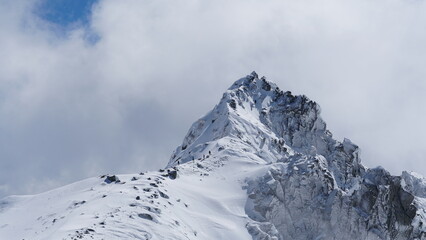 Obraz premium Japanese Alps of Mount Kisokoma, a snowy mountain