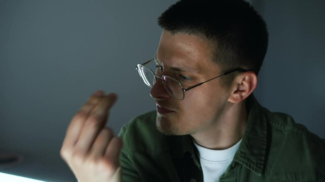 1111The Italian shows the supre and bellissimo gesture.
A young guy in glasses kisses his fingers and shows a bellissimo gesture