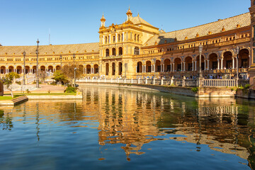 Obraz premium Architecture and canals of Spain square in Seville, Spain