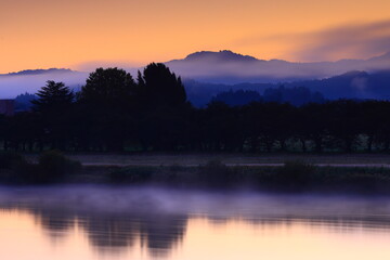 岩手県北上市　秋の北上川の風景