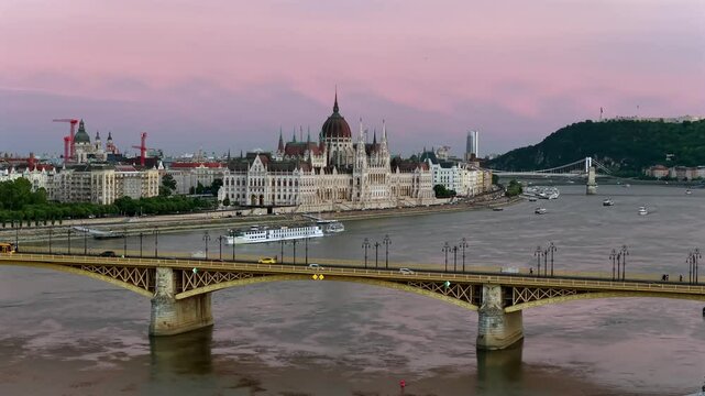 Amazing sunset videos in HUngary, Budapest. Visible in this video the duna river, Margit bridge and Hungarian Parliament bullding too. 