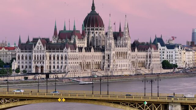 Amazing sunset videos in HUngary, Budapest. Visible in this video the duna river, Margit bridge and Hungarian Parliament bullding too. 