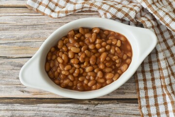 Baked beans in a rich tomato sauce.