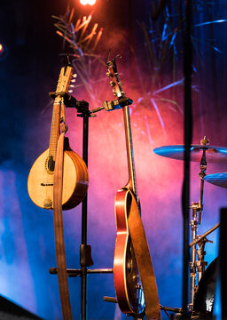 Mandolin and guitar on stage ready for the musicians