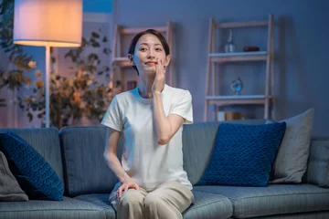 Zelfklevend Fotobehang 美容　女性　夜 © naka