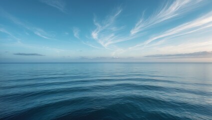 Obraz premium Beautiful seascape with reflections on seawater