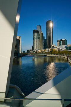 Fototapeta View over the Yarra River towards the East from Seafarers' Bridge